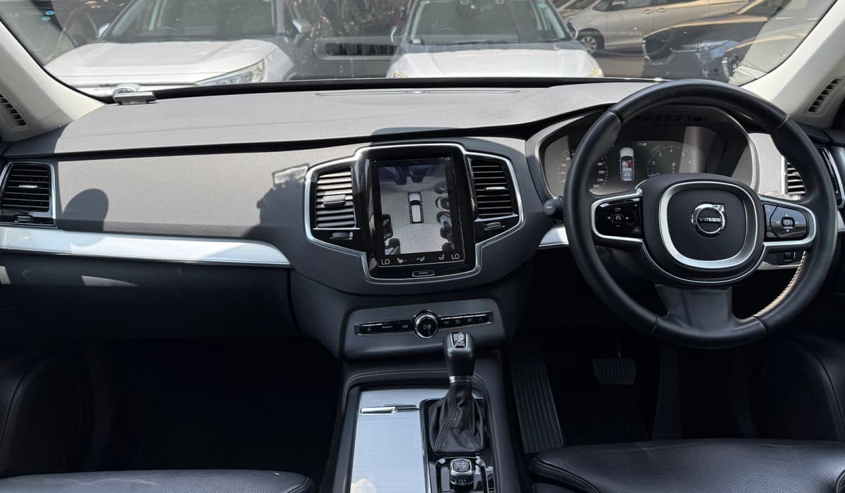 2018 Volvo XC90 T5 Momentum image-15