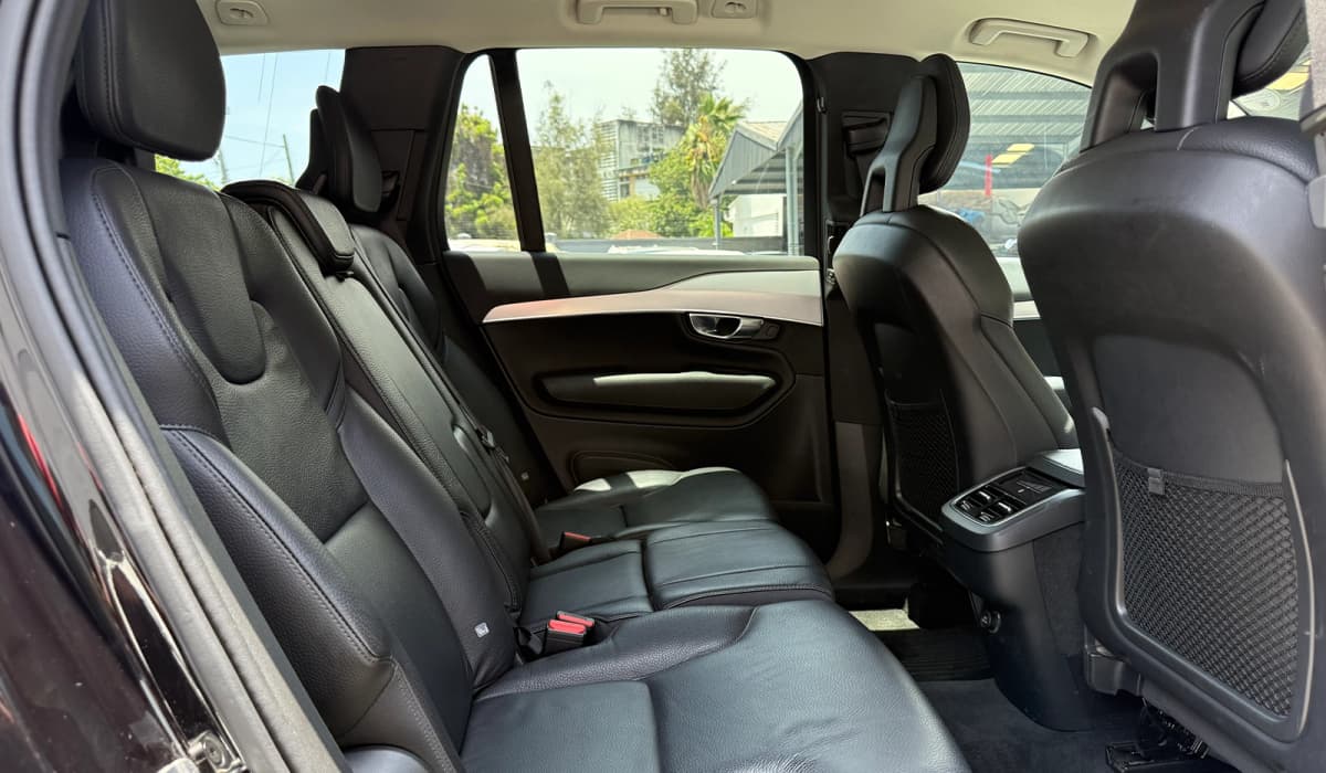 2018 Volvo XC90 T5 Momentum image-16