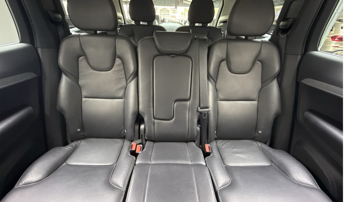 2018 Volvo XC90 T5 Momentum image-28