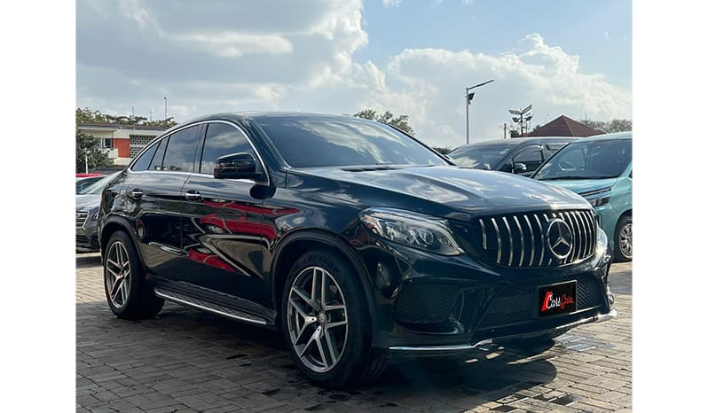 2017 Mercedes-Benz GLE-Class GLE350d image-2