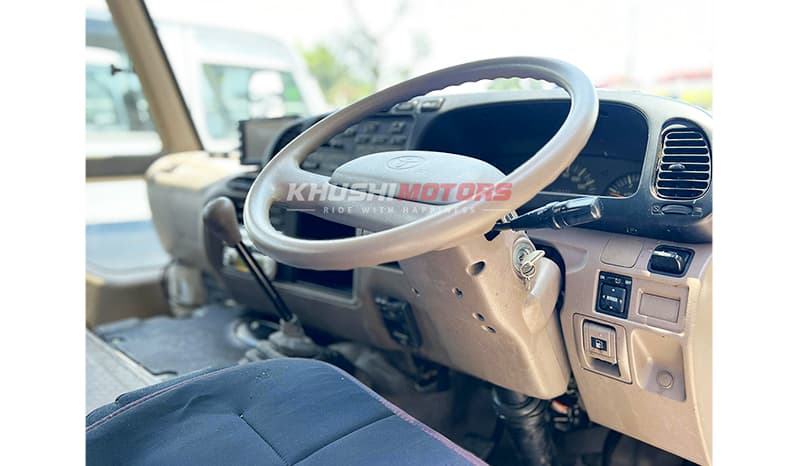 1997 Toyota Coaster image-9
