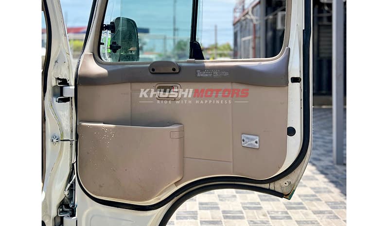 1997 Toyota Coaster image-11