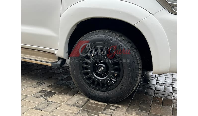 2014 Toyota Hilux Vigo Champ G image-17
