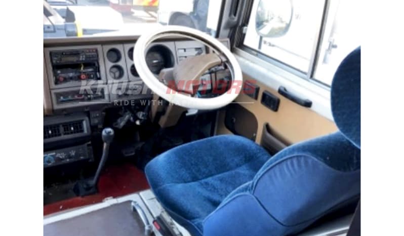 1992 Nissan Civilian Bus image-5