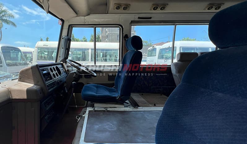 1992 Nissan Civilian Bus image-14