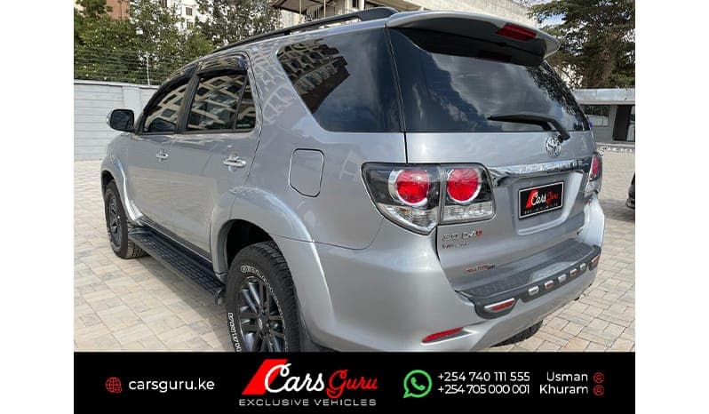 2015 Toyota Fortuner V image-4