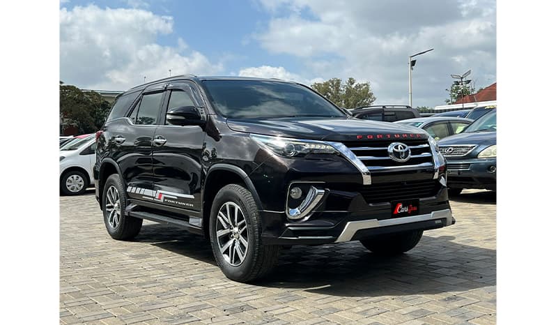 2016 Toyota Fortuner image-3
