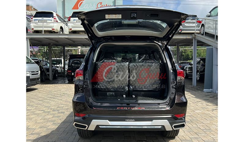 2016 Toyota Fortuner image-7