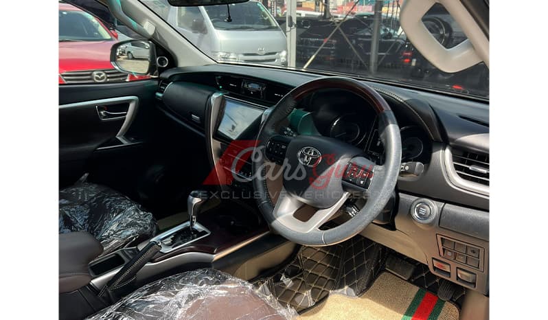 2016 Toyota Fortuner image-10