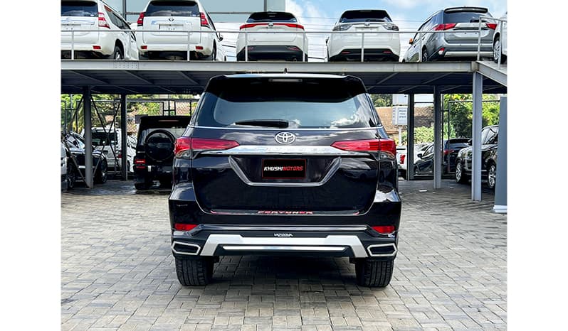 2016 Toyota Fortuner image-12