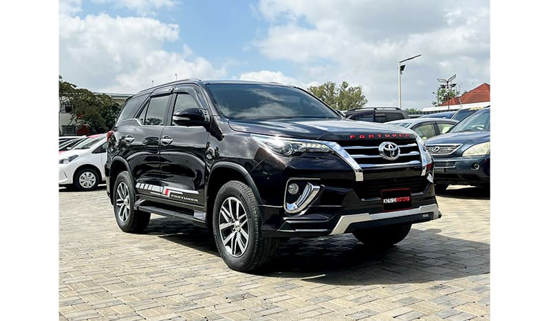 2016 Toyota Fortuner image-13
