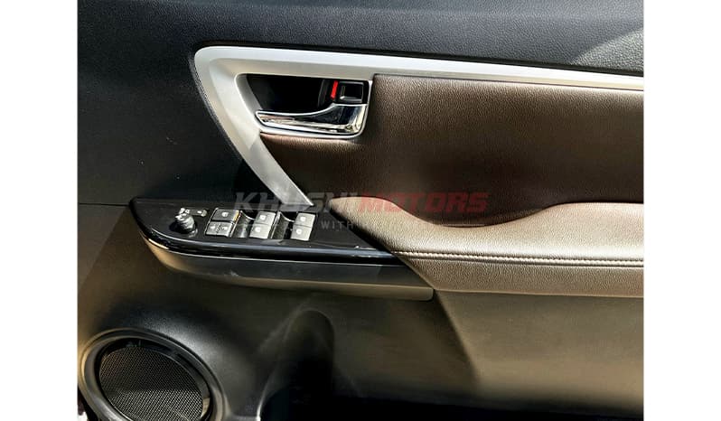 2016 Toyota Fortuner image-18