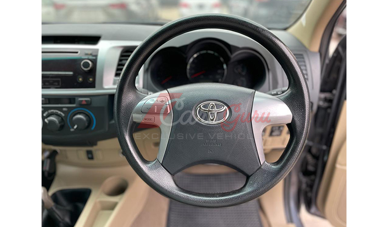 2016 Toyota Hilux image-8