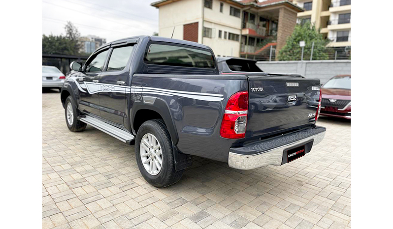 2016 Toyota Hilux image-14