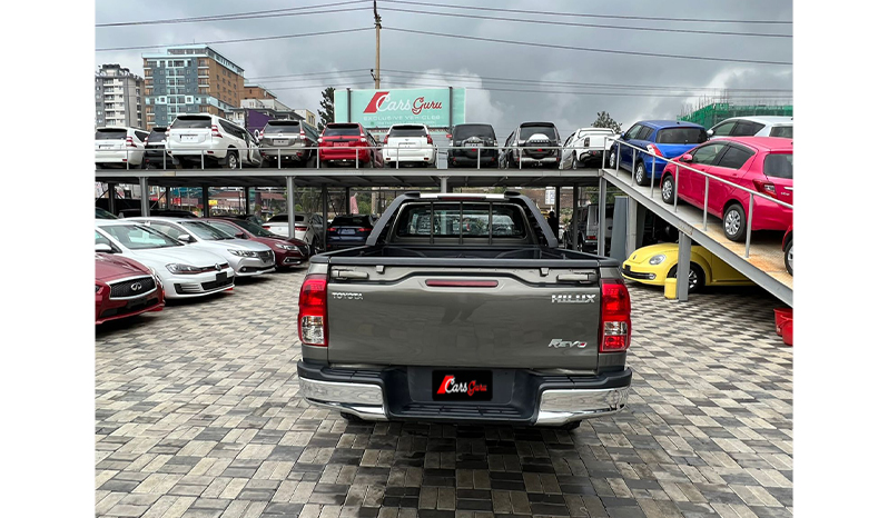 2016 Toyota Hilux Revo image-2