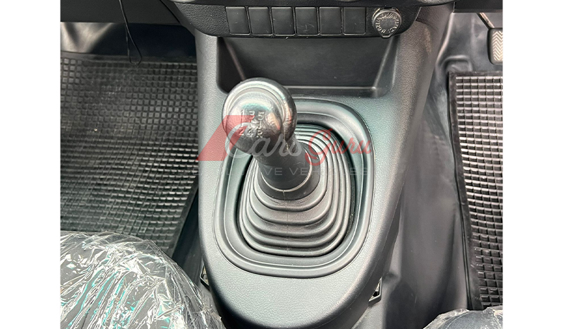 2016 Toyota Hilux Revo image-10
