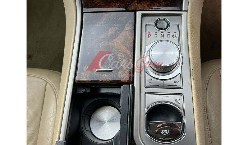 2011 Jaguar Xf image-9