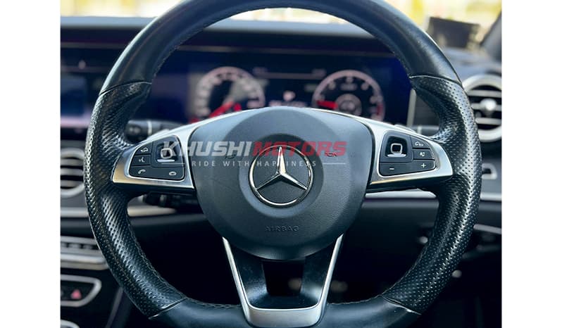 2017 Mercedes-Benz E43 image-16