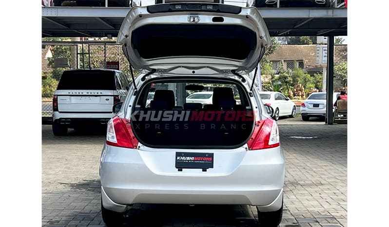 2015 Suzuki Swift XG image-2