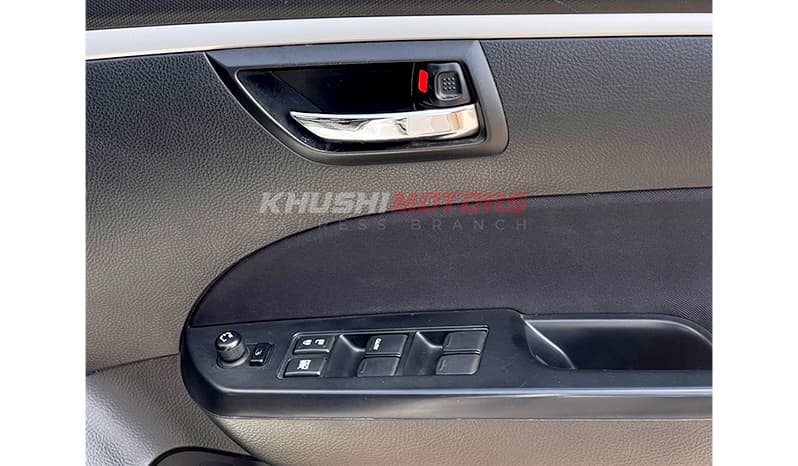 2015 Suzuki Swift XG image-4