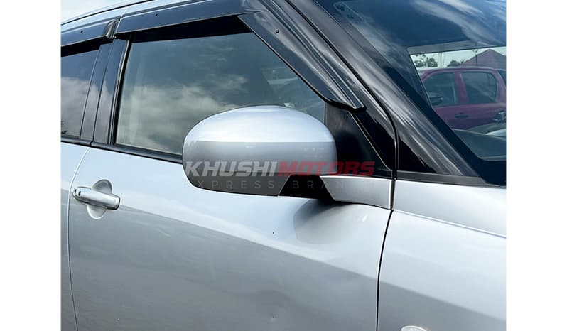 2015 Suzuki Swift XG image-9