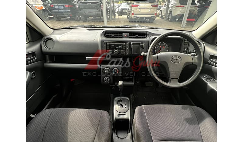2015 Toyota Succeed UL-X image-5