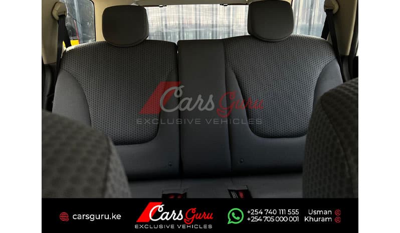 2015 Nissan Wingroad image-9