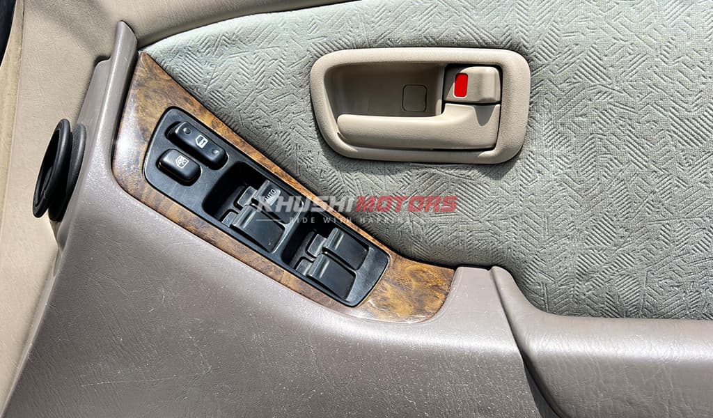 1998 Toyota Harrier image-19