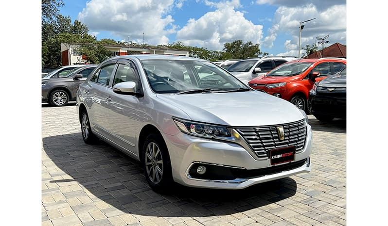 2017 Toyota Premio image-13