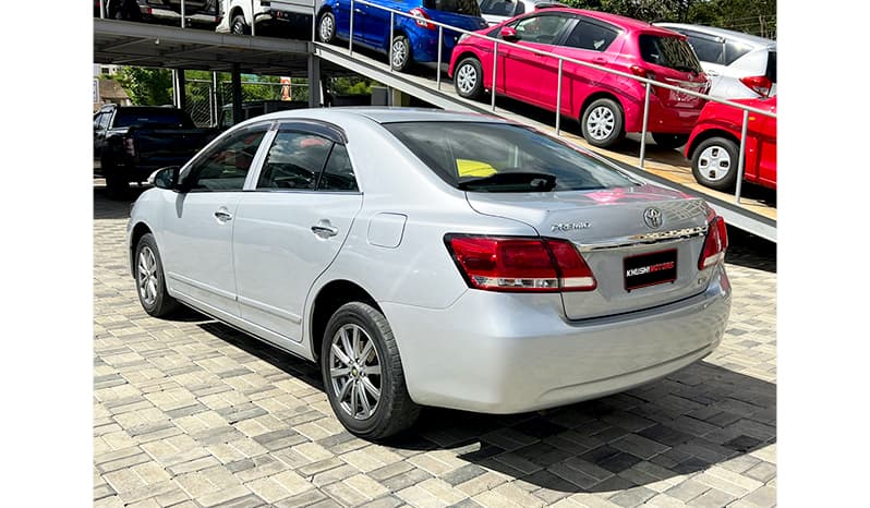 2017 Toyota Premio image-14