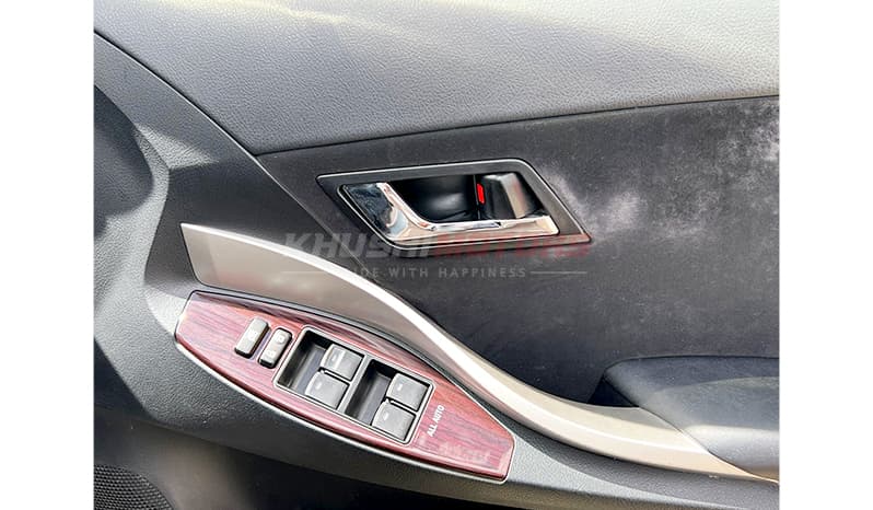 2017 Toyota Premio image-17
