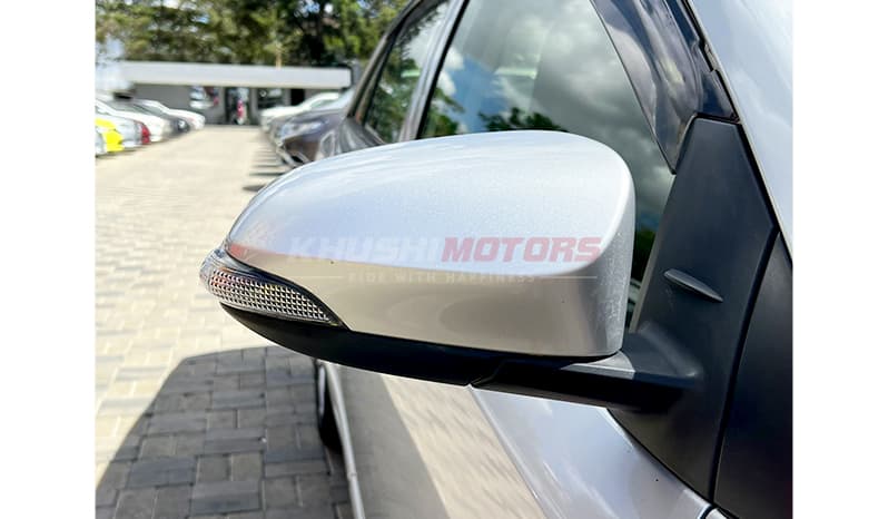 2017 Toyota Premio image-18