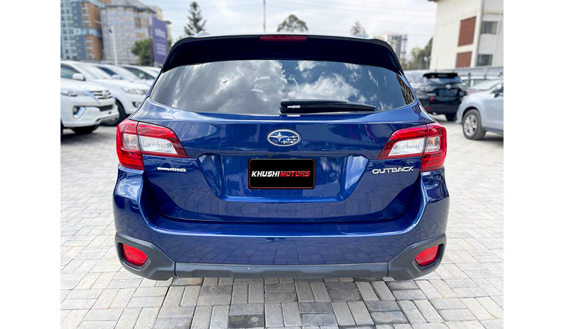2015 Subaru Outback Base image-12