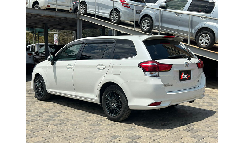 2015 Toyota Fielder G image-4