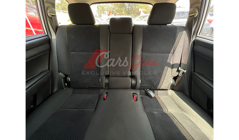 2015 Toyota Fielder G image-9
