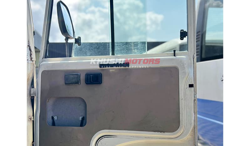 1996 Nissan Civilian Bus image-6