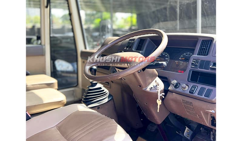 1996 Nissan Civilian Bus image-8