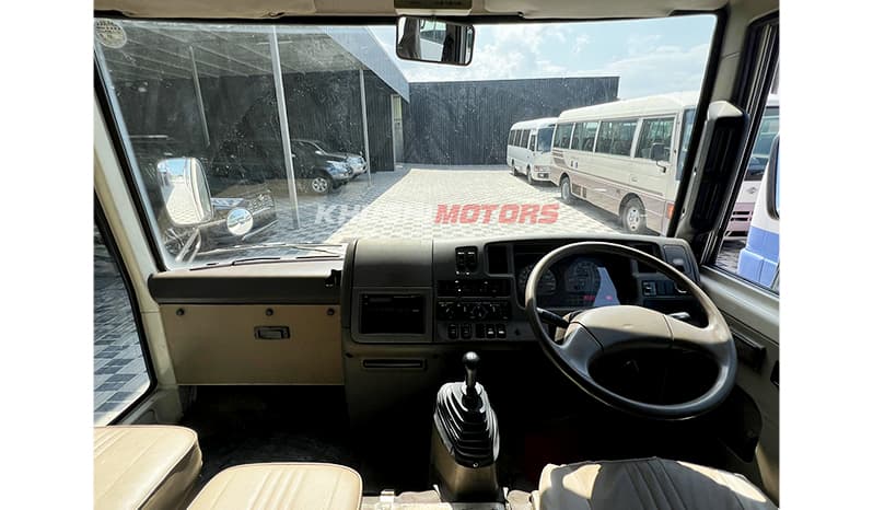1996 Nissan Civilian Bus image-9