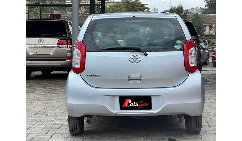 2015 Toyota Passo X image-2