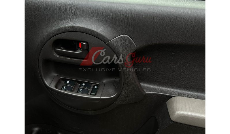 2015 Toyota Passo X image-5