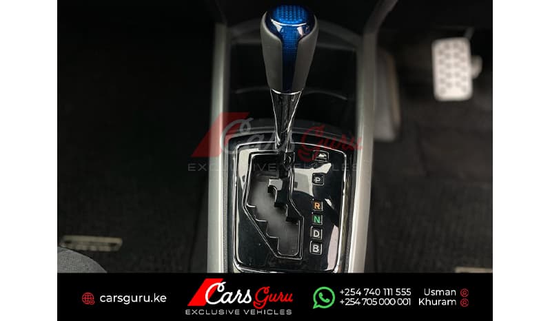 2015 Toyota Fielder Hybrid G image-18