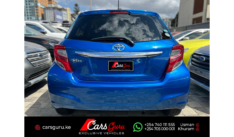 2015 Toyota Vitz image-2