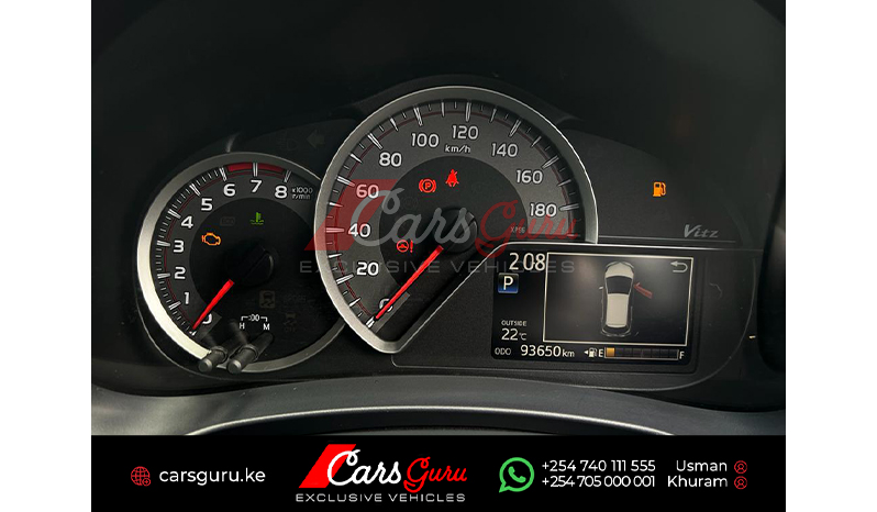 2015 Toyota Vitz image-6