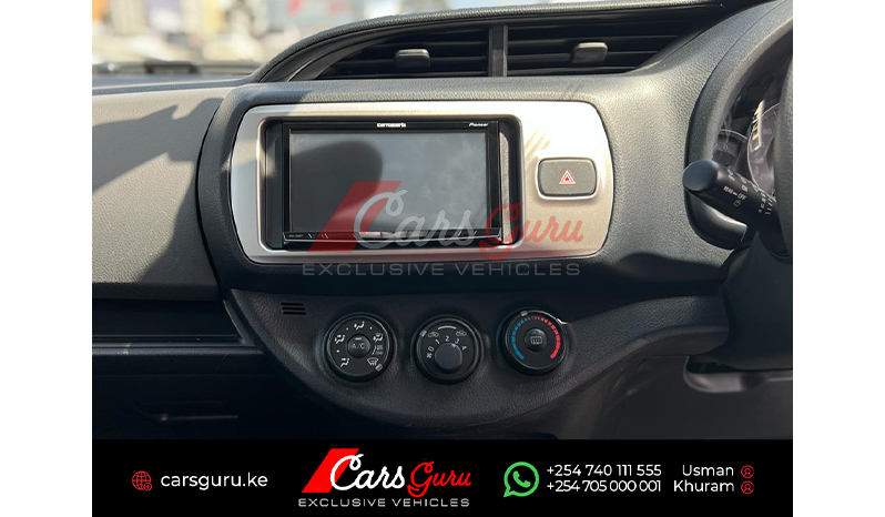 2015 Toyota Vitz image-8