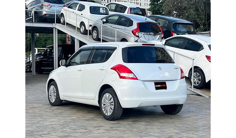 2015 Suzuki Swift XG image-3