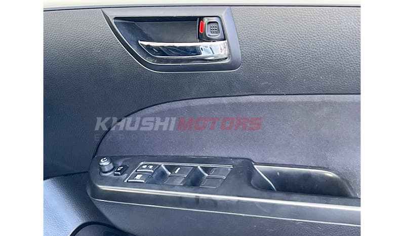 2015 Suzuki Swift XG image-6