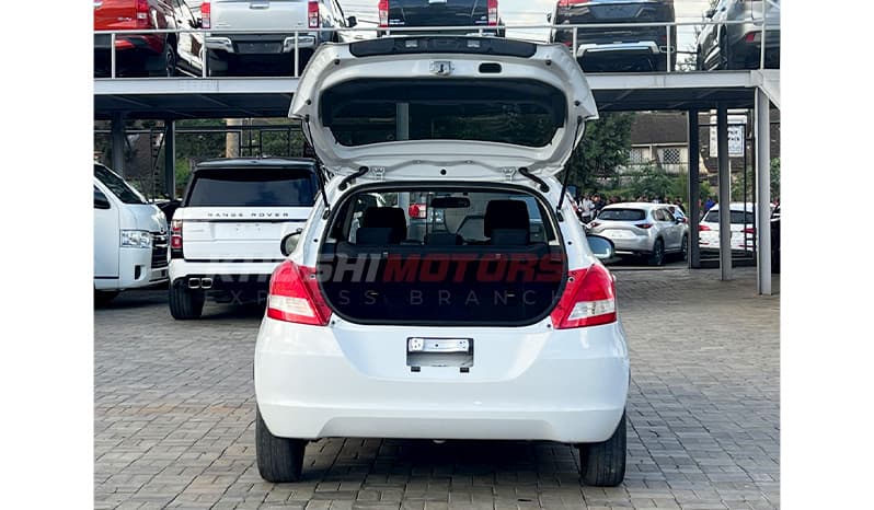 2015 Suzuki Swift XG image-7