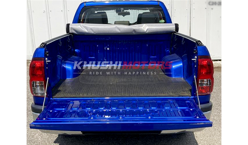2019 Toyota Hilux image-7
