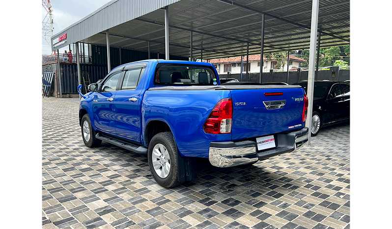 2019 Toyota Hilux image-12