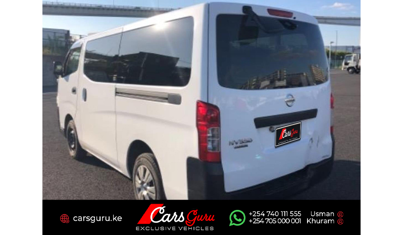 2015 Toyota Caravan Van image-2